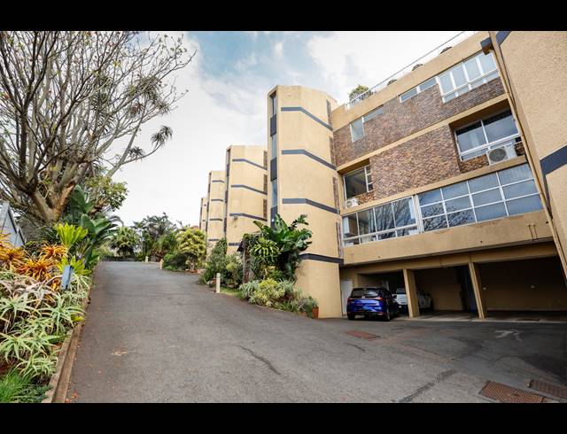 3 BEDROOM APARTMENT FOR SALE IN GLENWOOD